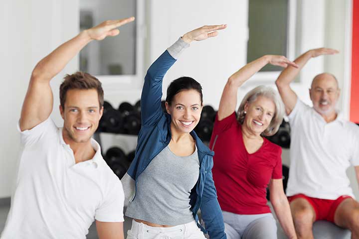 Rehasportgruppe im Kursraum